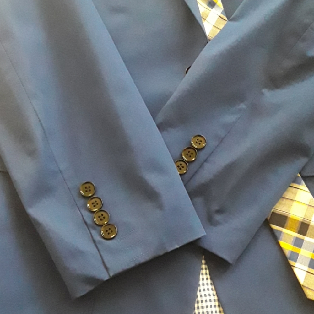 Suit - Picture 2 of 3
